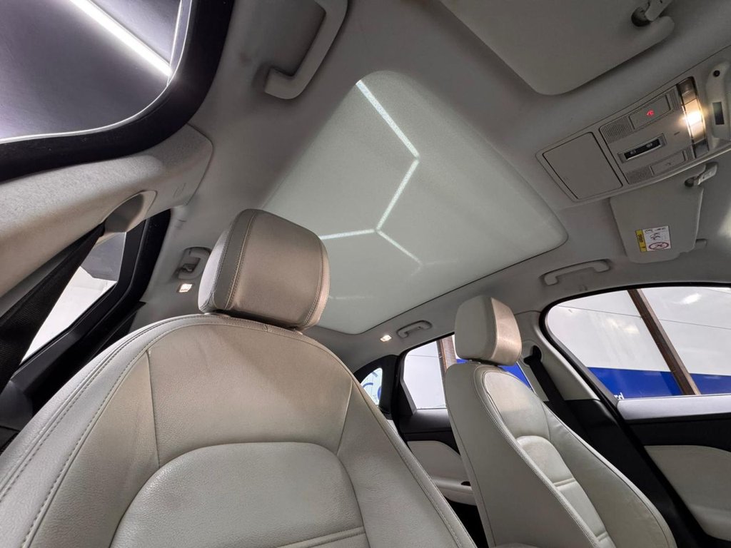 Used Jaguar F-Pace 2016 for sale - 77355956: Photo 37