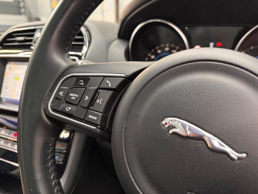 Used Jaguar F-Pace 2016 for sale - 77355956: Photo 39