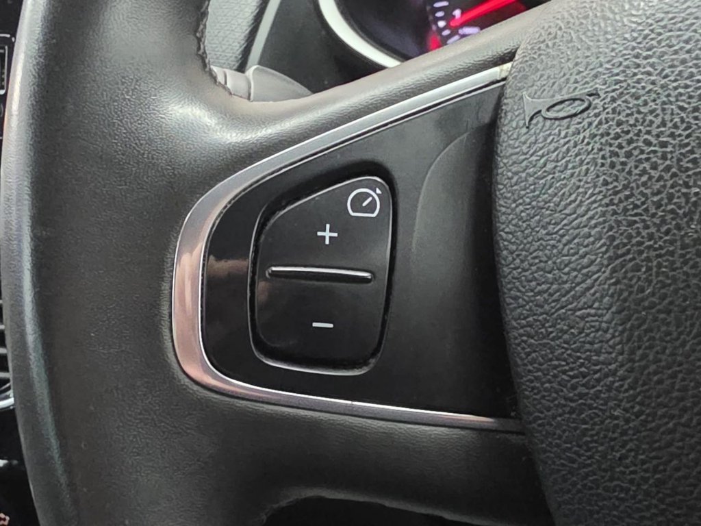 Used Renault Clio 2019 for sale - 77952715: Photo 37