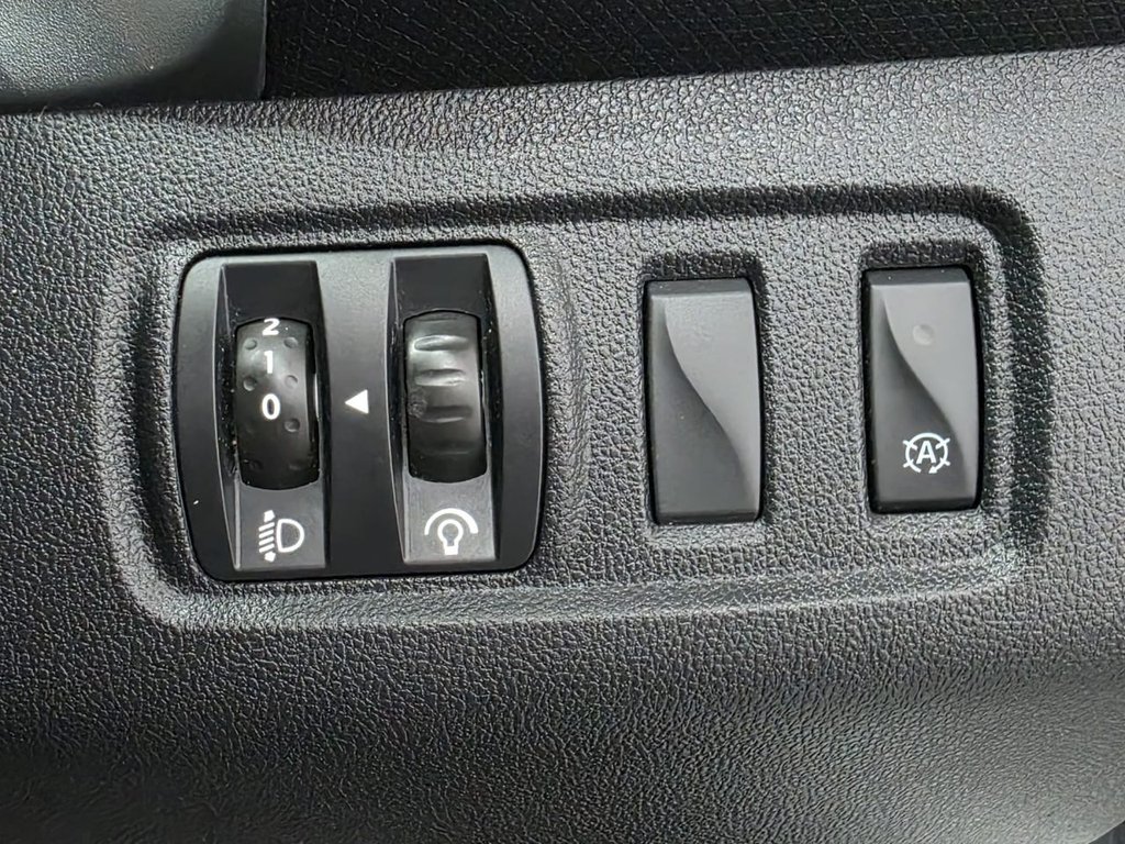 Used Renault Clio 2019 for sale - 77952715: Photo 42