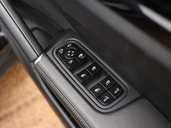 Used Porsche Cayenne 2018 for sale - 76202449: Photo 31