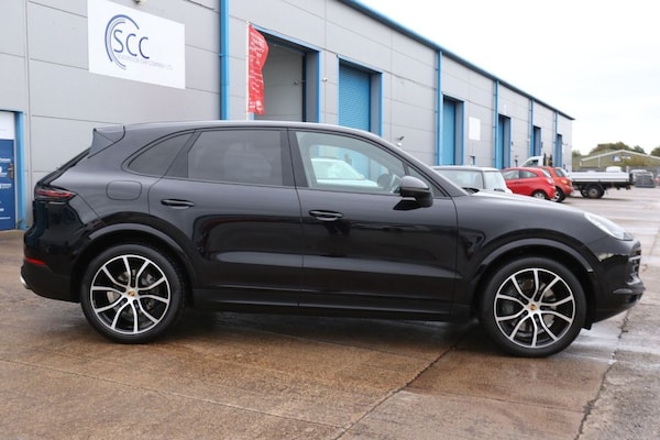 Used Porsche Cayenne 2018 for sale - 76202449: Photo 3