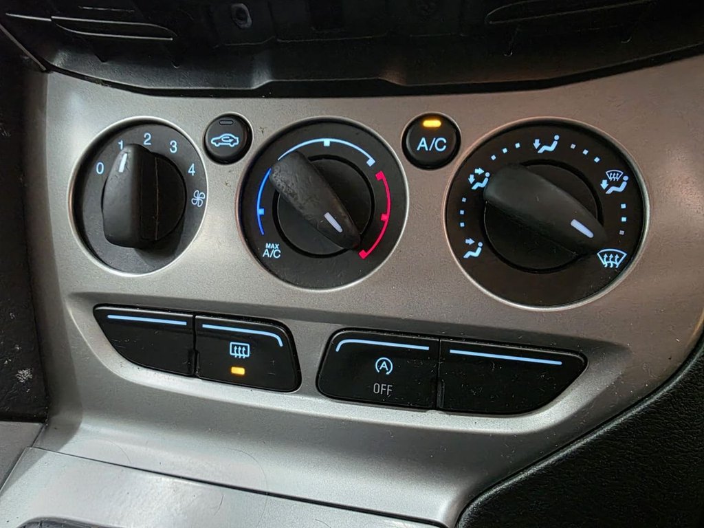 Used Ford Focus 2012 for sale - 76934492: Photo 28