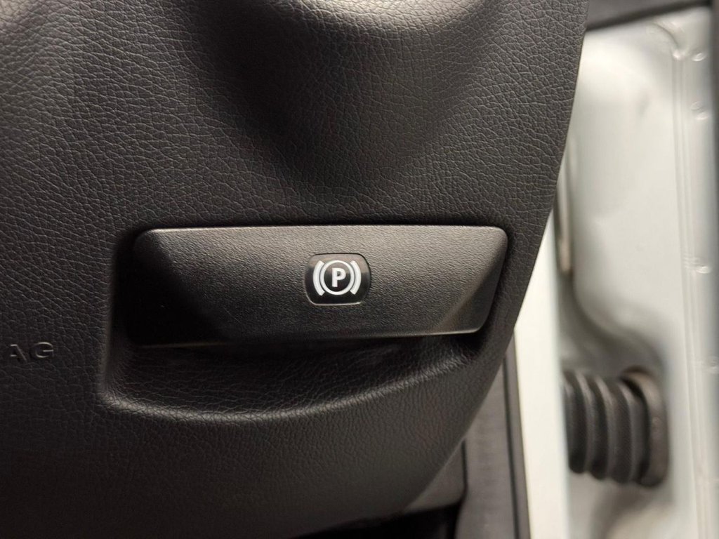 Used Mercedes-Benz C Class 2012 for sale - 77080320: Photo 35