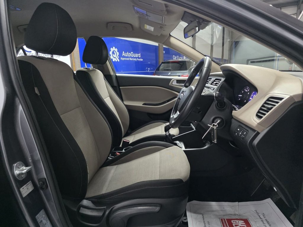 Used Hyundai i20 2015 for sale - 77302016: Photo 16