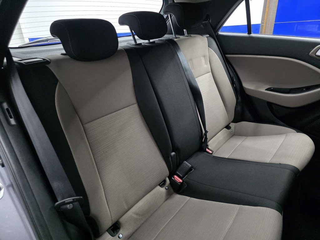 Used Hyundai i20 2015 for sale - 77302016: Photo 19