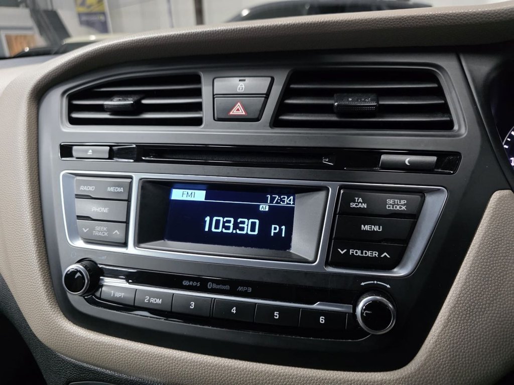 Used Hyundai i20 2015 for sale - 77302016: Photo 31