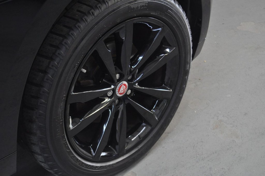 Used Jaguar F-Pace 2016 for sale - 76617238: Photo 18