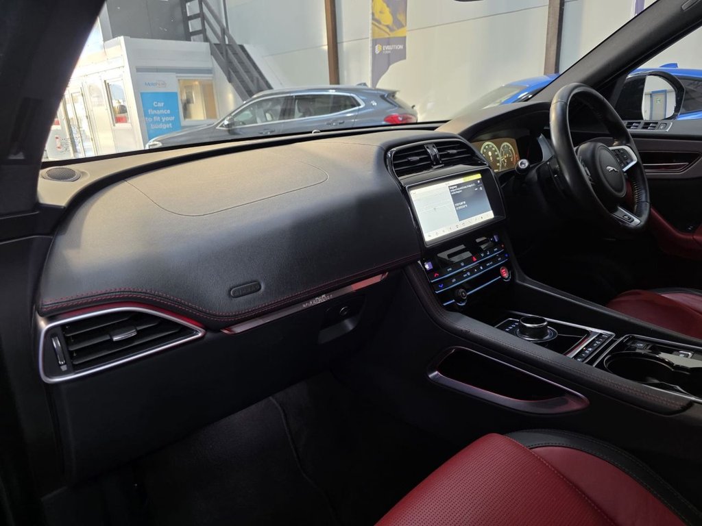 Used Jaguar F-Pace 2016 for sale - 76617238: Photo 26