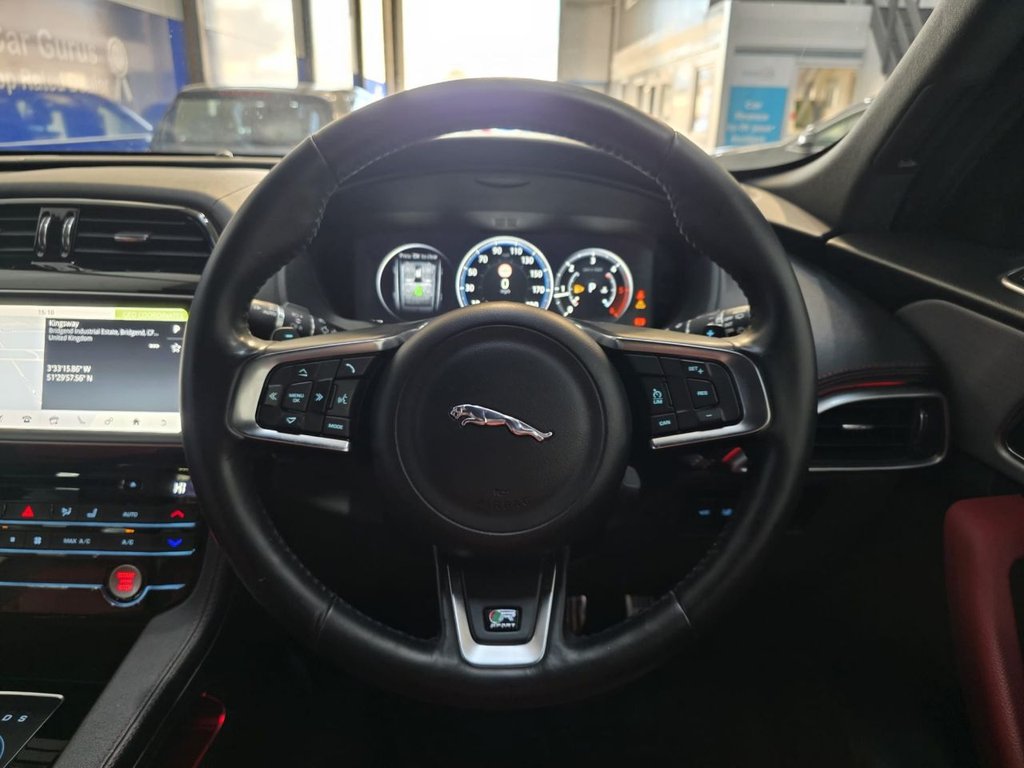 Used Jaguar F-Pace 2016 for sale - 76617238: Photo 31