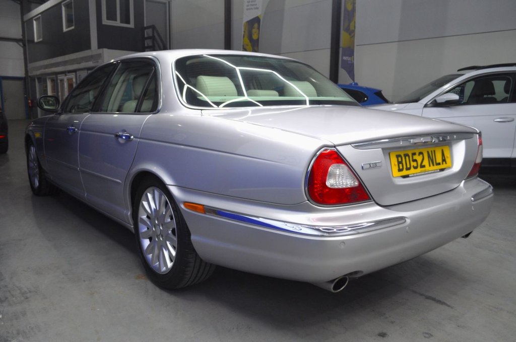 Used Jaguar XJ 2003 for sale - 76698236: Photo 11