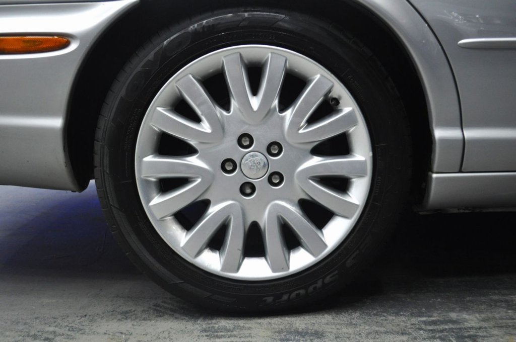 Used Jaguar XJ 2003 for sale - 76698236: Photo 16