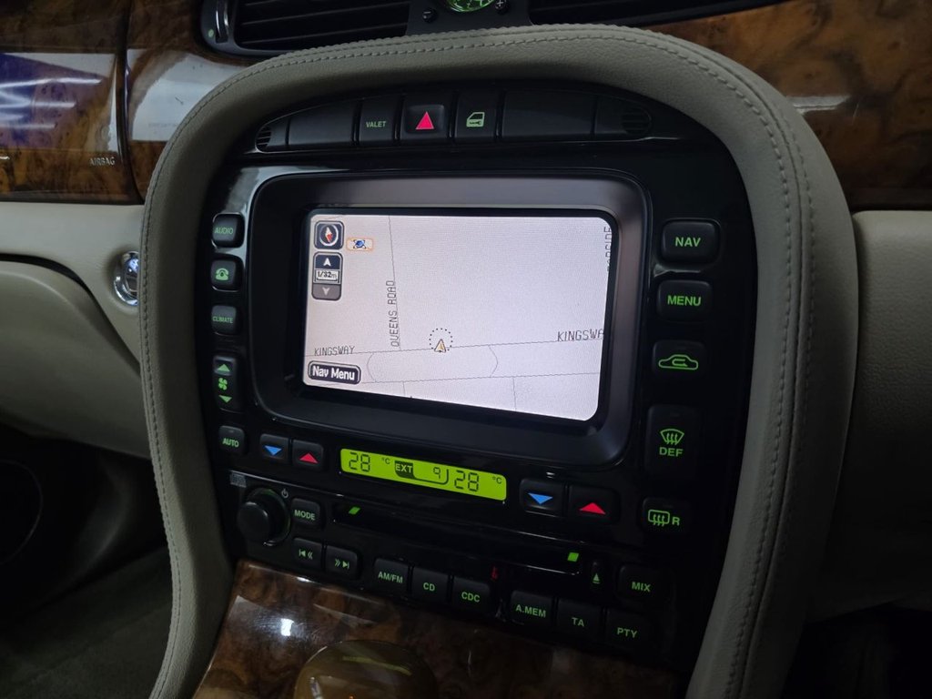 Used Jaguar XJ 2003 for sale - 76698236: Photo 37