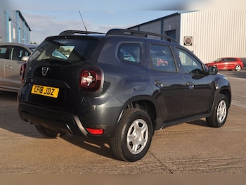 Used Dacia Duster 2018 for sale - 76118863: Photo