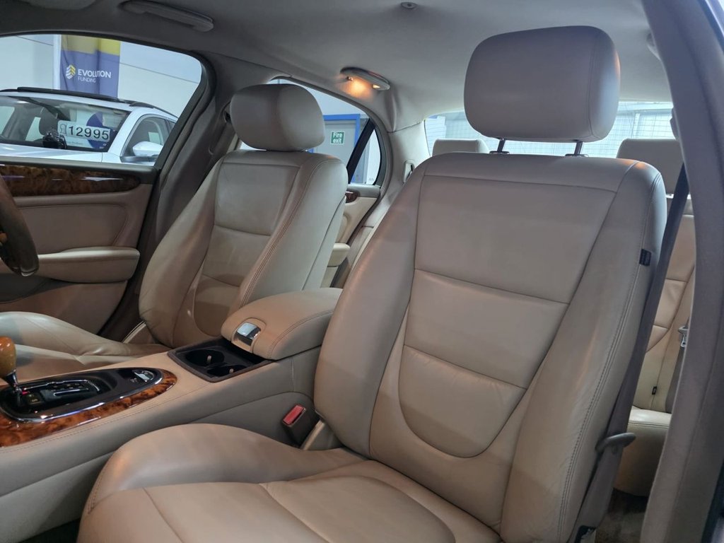 Used Jaguar XJ 2003 for sale - 76604730: Photo 30