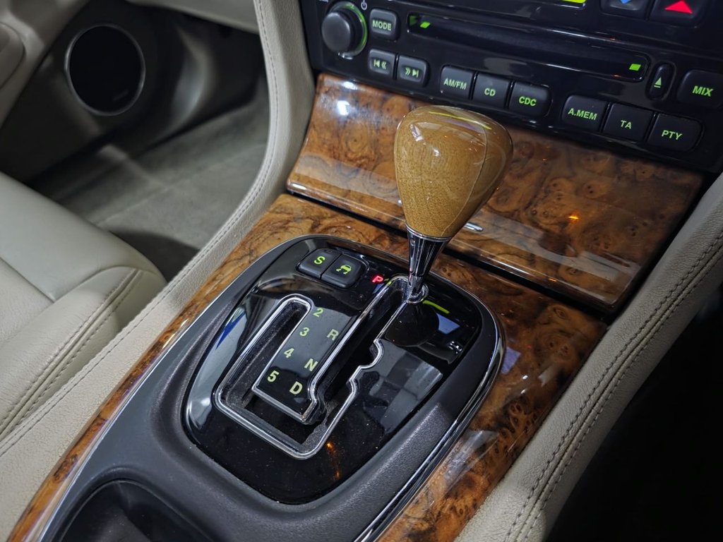 Used Jaguar XJ 2003 for sale - 76604730: Photo 36