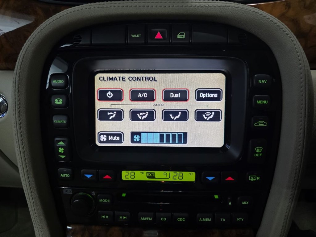 Used Jaguar XJ 2003 for sale - 76604730: Photo 38