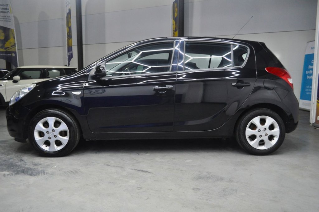 Used Hyundai i20 2011 for sale - 77327813: Photo 9