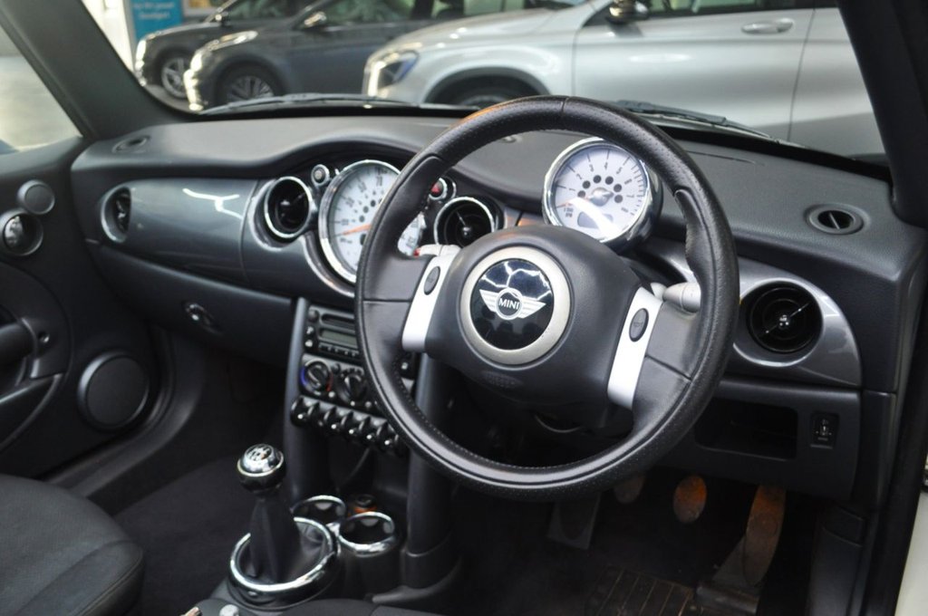 Used MINI Convertible 2006 for sale - 77171544: Photo 16