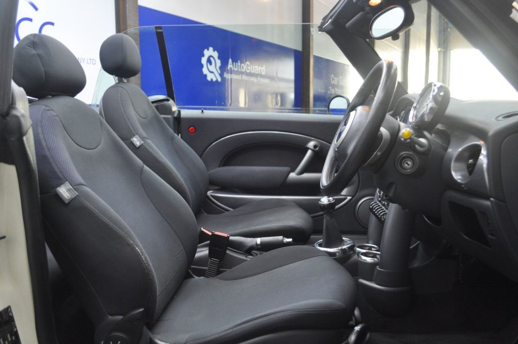 Used MINI Convertible 2006 for sale - 77171544: Photo 17