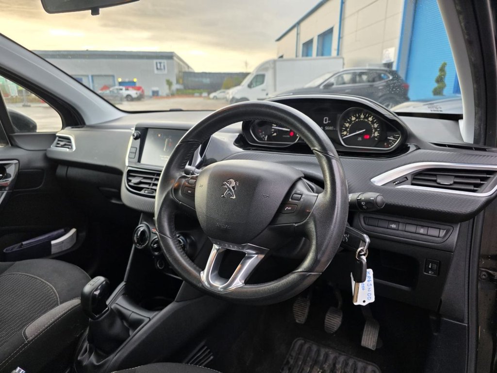 Used Peugeot 208 2015 for sale - 77394665: Photo 7