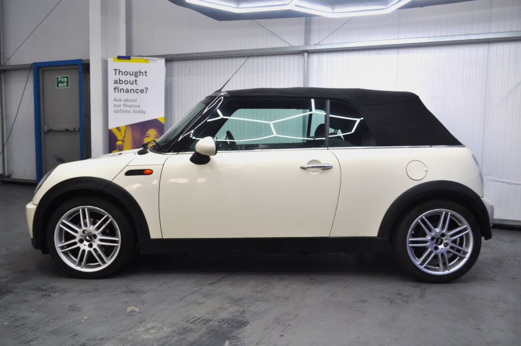 Used MINI Convertible 2006 for sale - 77407978: Photo 9