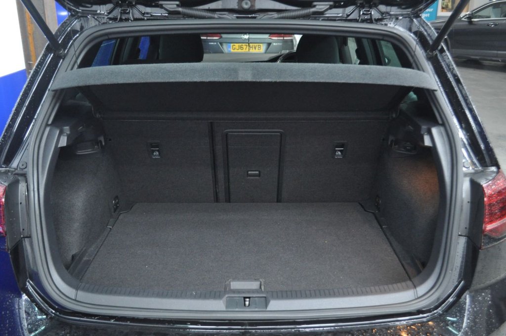 Used Volkswagen Golf 2018 for sale - 76711391: Photo 10