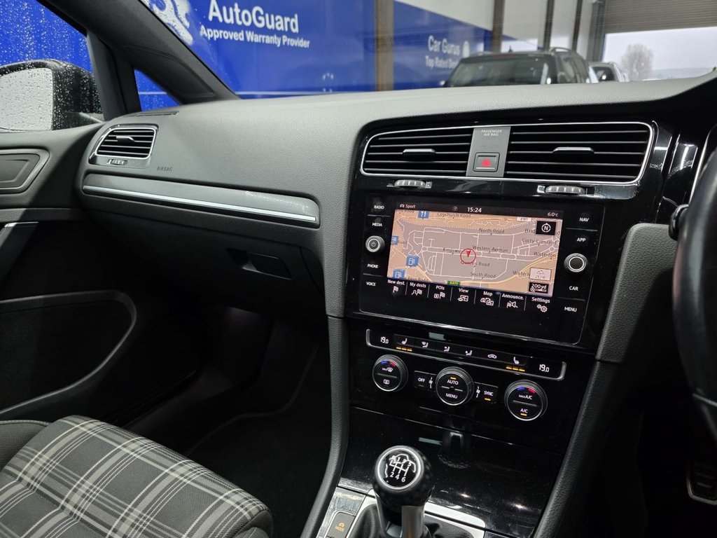 Used Volkswagen Golf 2018 for sale - 76711391: Photo 40