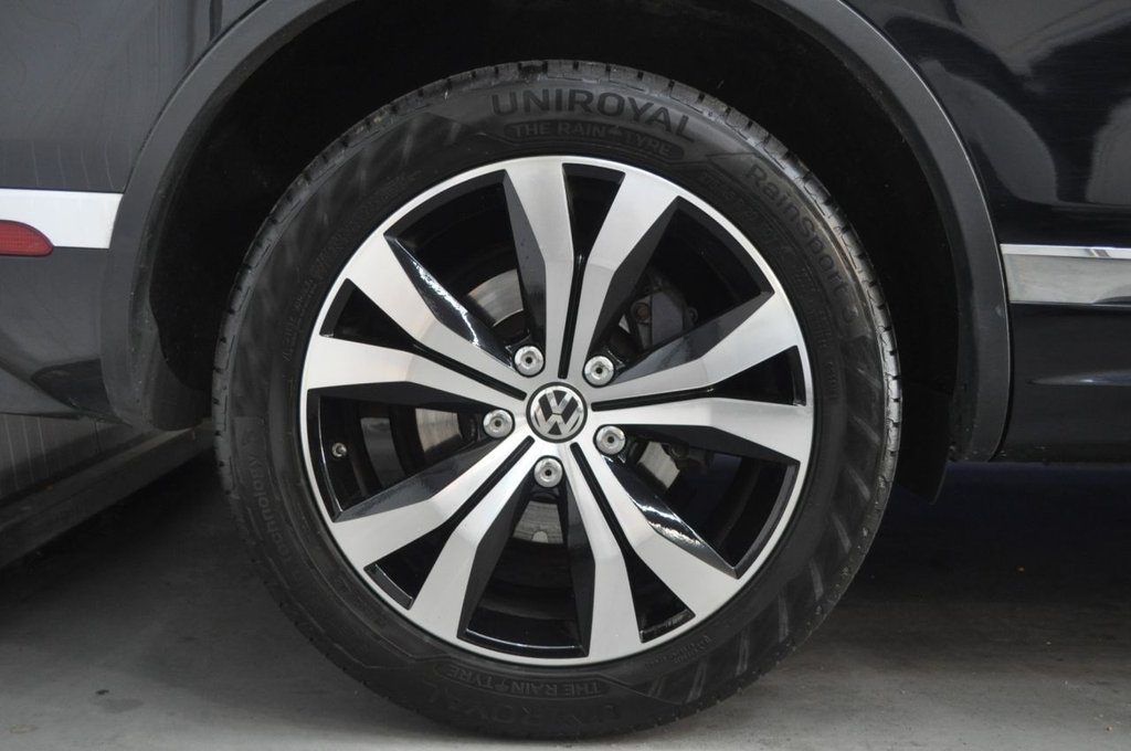 Used Volkswagen Touareg 2015 for sale - 77608954: Photo 12