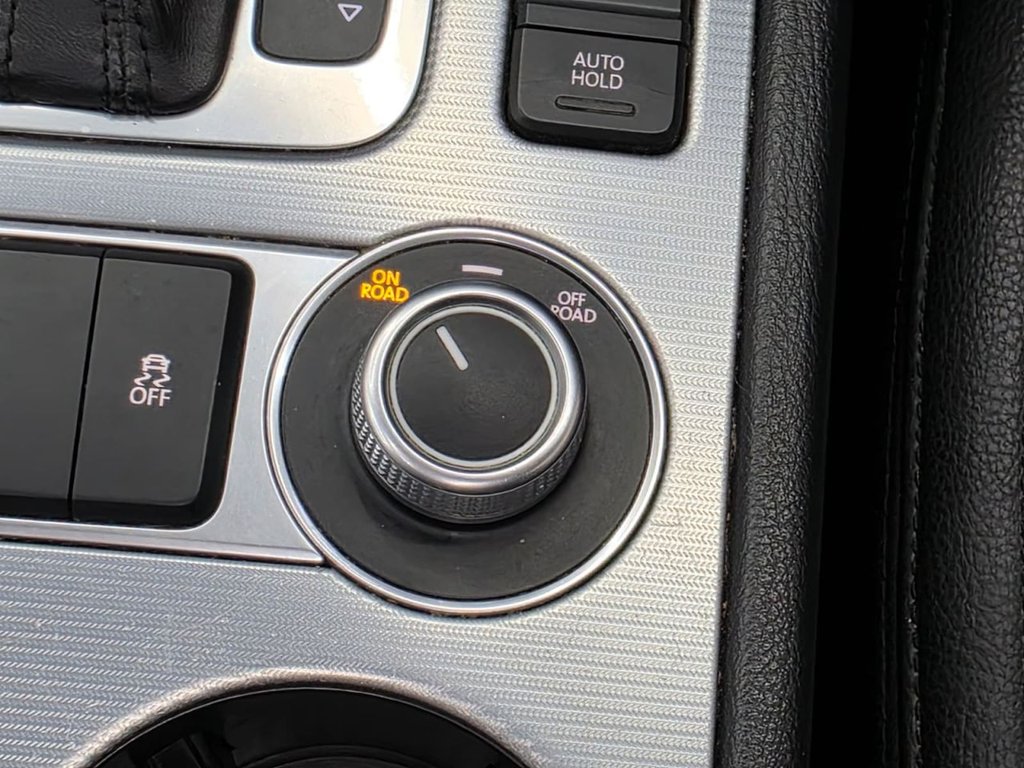 Used Volkswagen Touareg 2015 for sale - 77608954: Photo 49