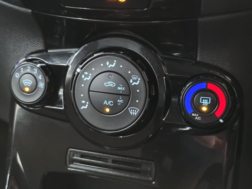 Used Ford Fiesta 2014 for sale - 76642882: Photo 28