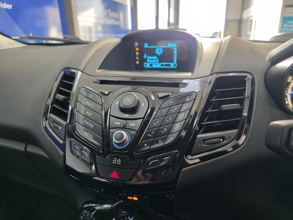 Used Ford Fiesta 2014 for sale - 76642882: Photo 32