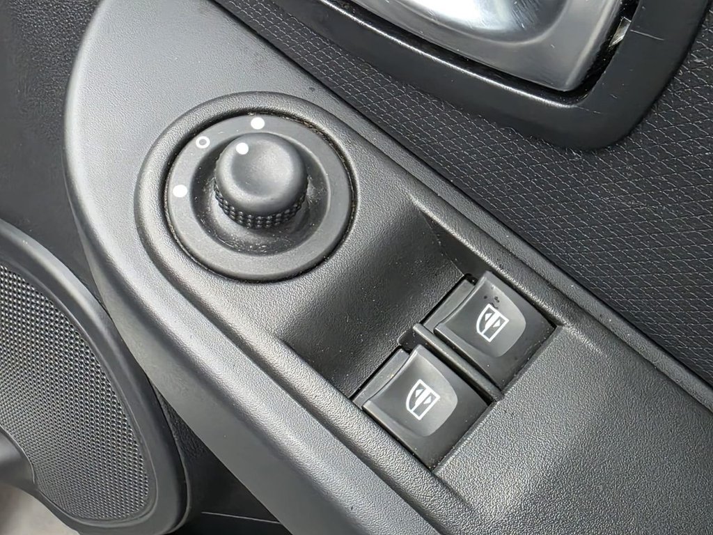 Used Renault Clio 2016 for sale - 77355676: Photo 36