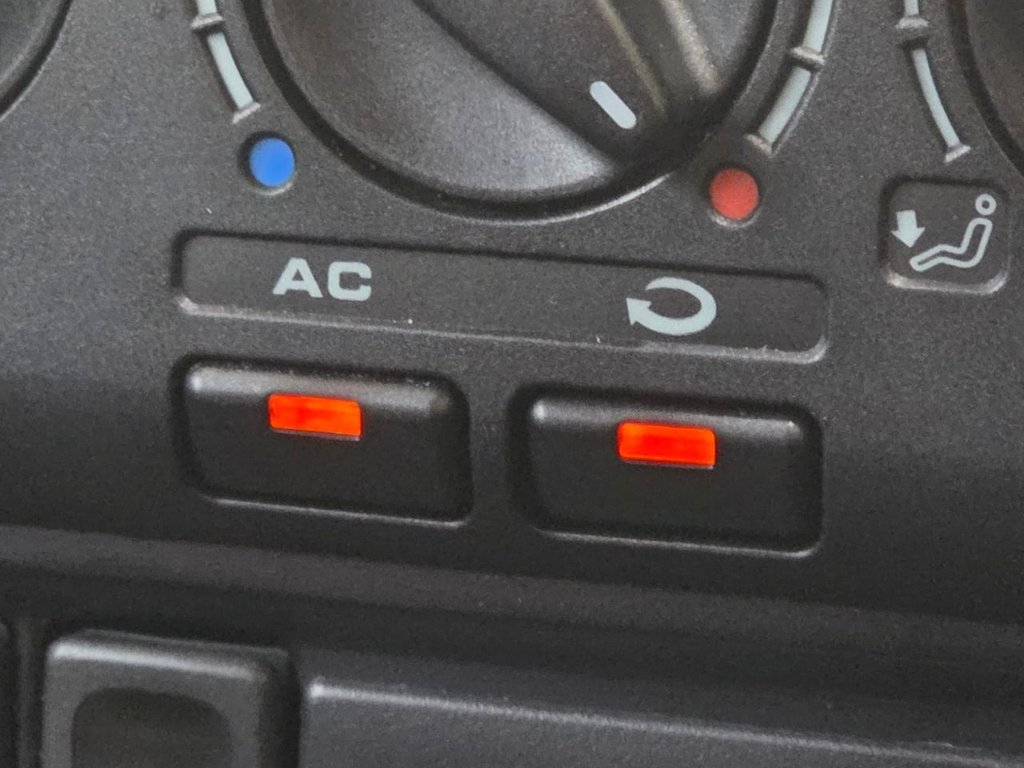 Used Volkswagen Polo 1999 for sale - 76710730: Photo 34