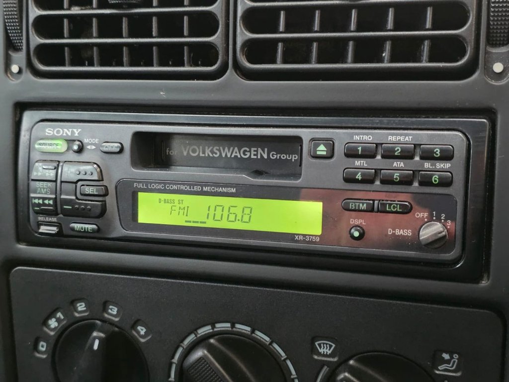 Used Volkswagen Polo 1999 for sale - 76710730: Photo 37