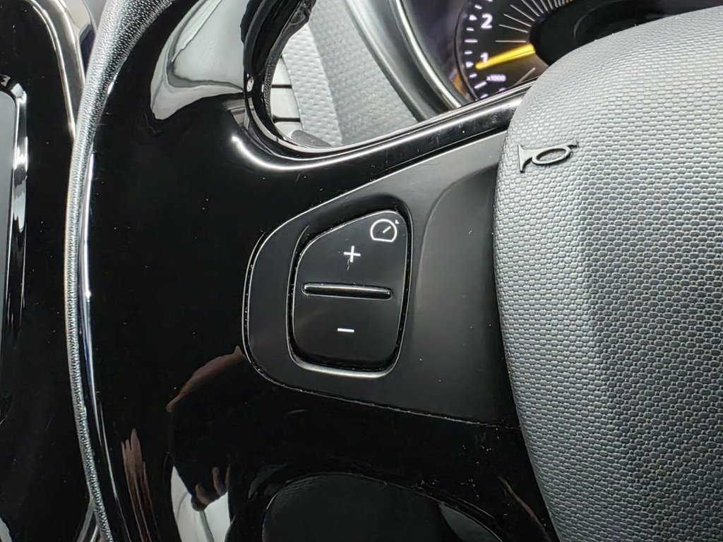 Used Renault Captur 2015 for sale - 77534029: Photo 37