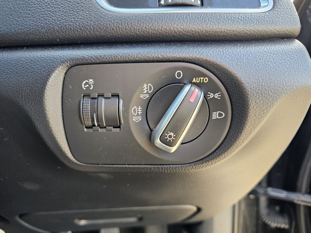 Used Audi Q3 2014 for sale - 76376086: Photo 36
