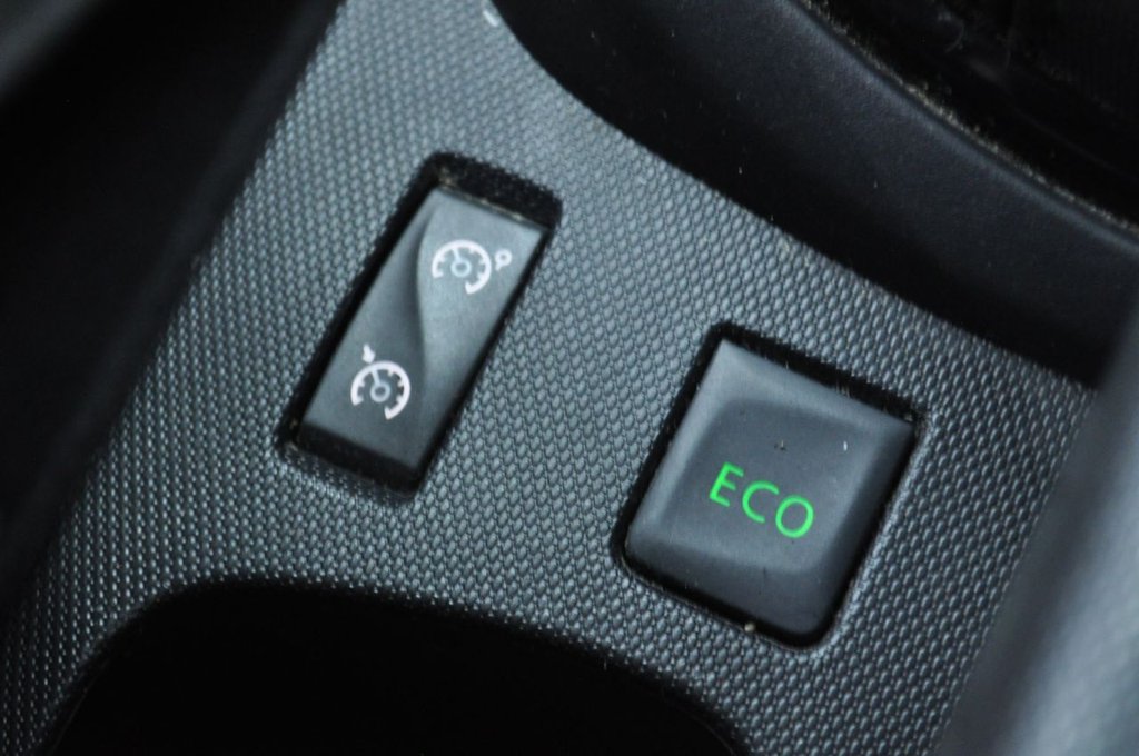 Used Renault Captur 2015 for sale - 77064935: Photo 41