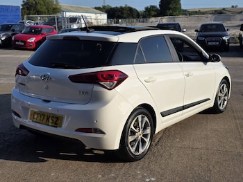 Used Hyundai i20 2017 for sale - 79485676: Photo