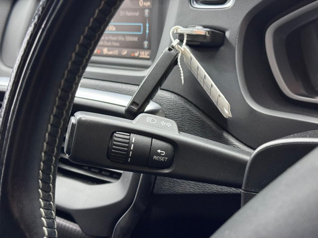 Used Volvo V40 2017 for sale - 76900391: Photo 34