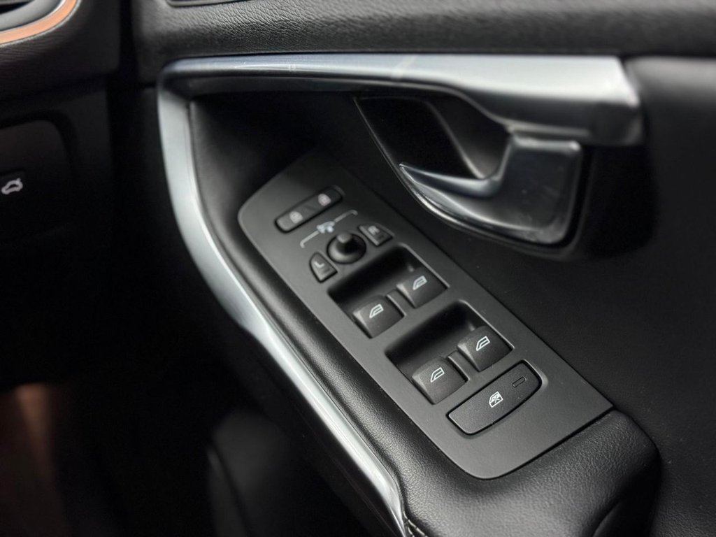 Used Volvo V40 2017 for sale - 76900391: Photo 37