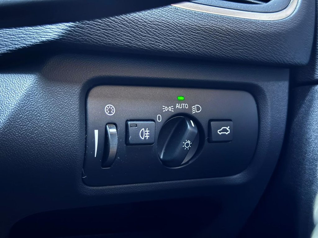 Used Volvo V40 2017 for sale - 76900391: Photo 38