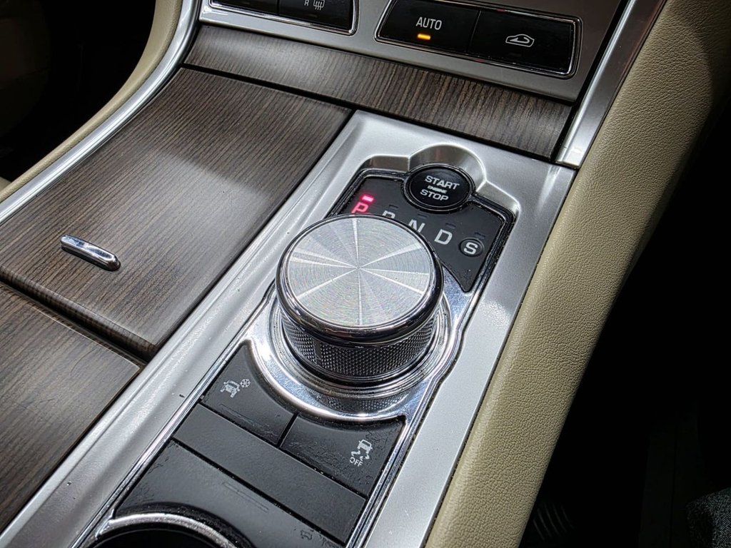 Used Jaguar XF 2012 for sale - 76934719: Photo 20