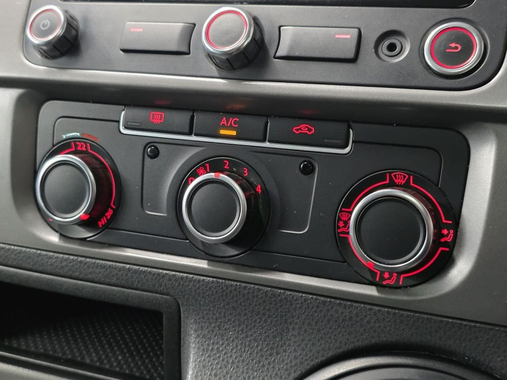 Used Volkswagen Transporter 2014 for sale - 77288413: Photo 28