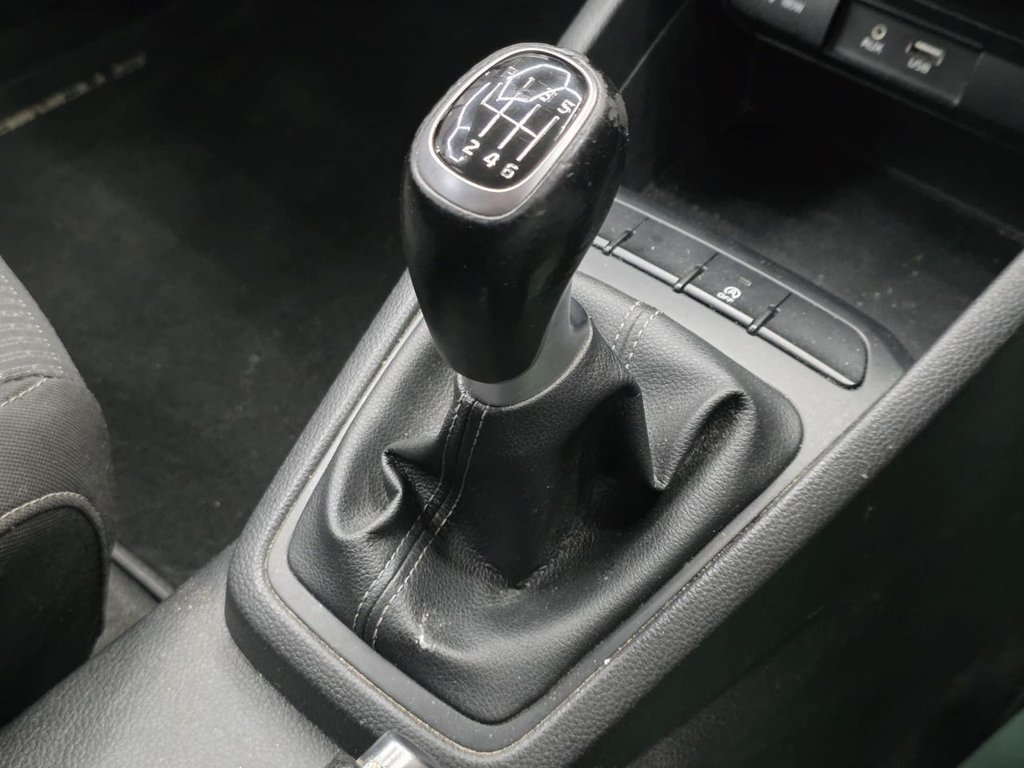 Used Kia Stonic 2018 for sale - 77959815: Photo 21