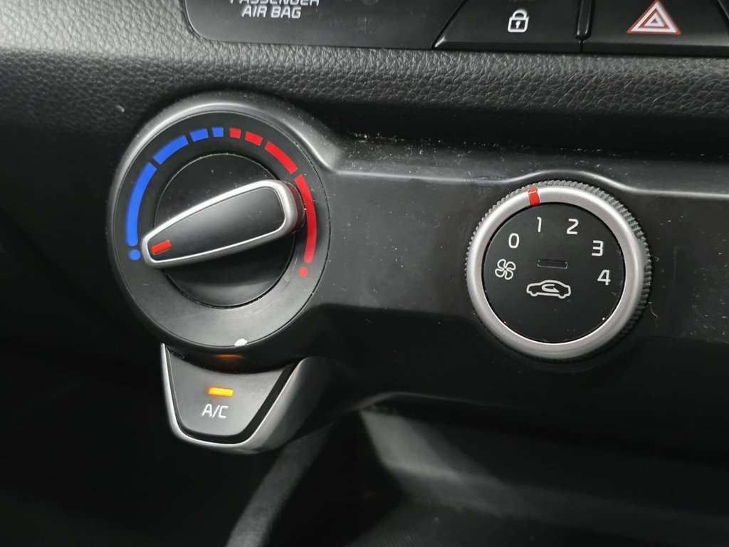 Used Kia Stonic 2018 for sale - 77959815: Photo 22