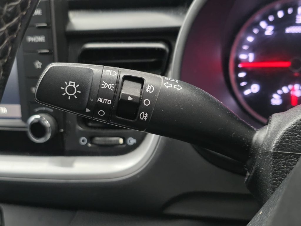 Used Kia Stonic 2018 for sale - 77959815: Photo 29