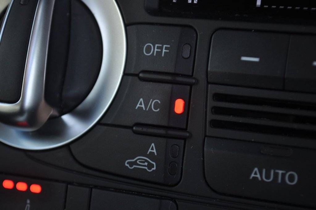 Used Audi Q3 2013 for sale - 76520702: Photo 28