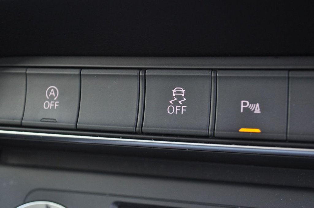 Used Audi Q3 2013 for sale - 76520702: Photo 40