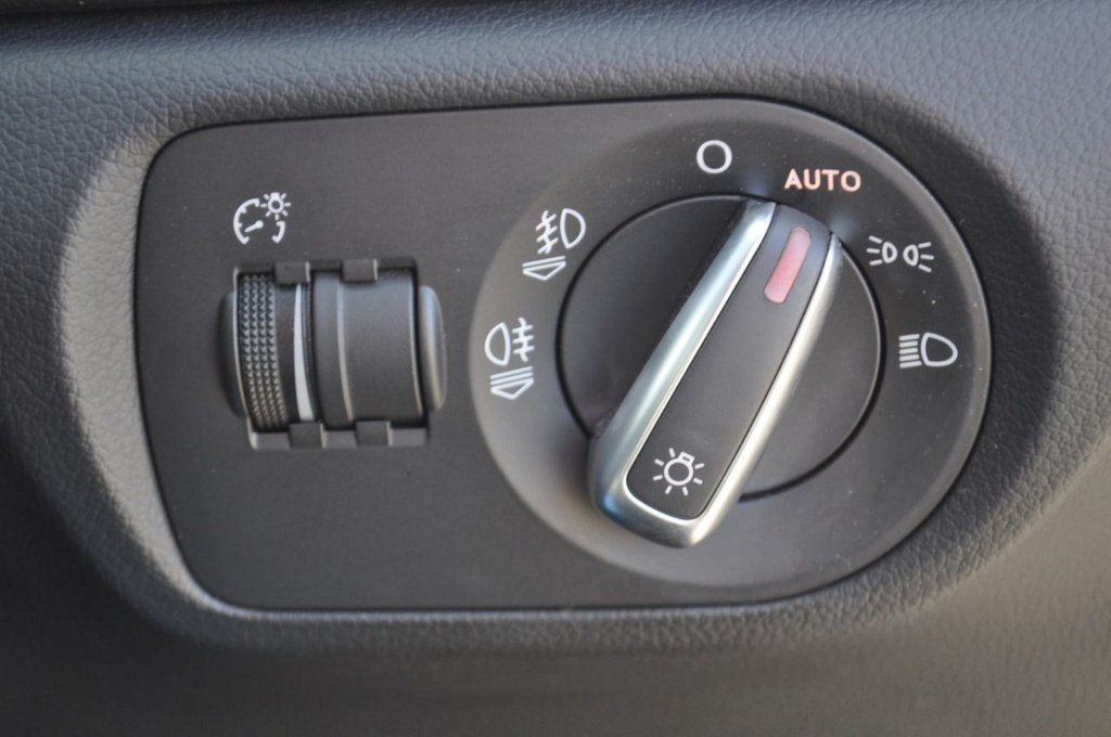 Used Audi Q3 2013 for sale - 76520702: Photo 43